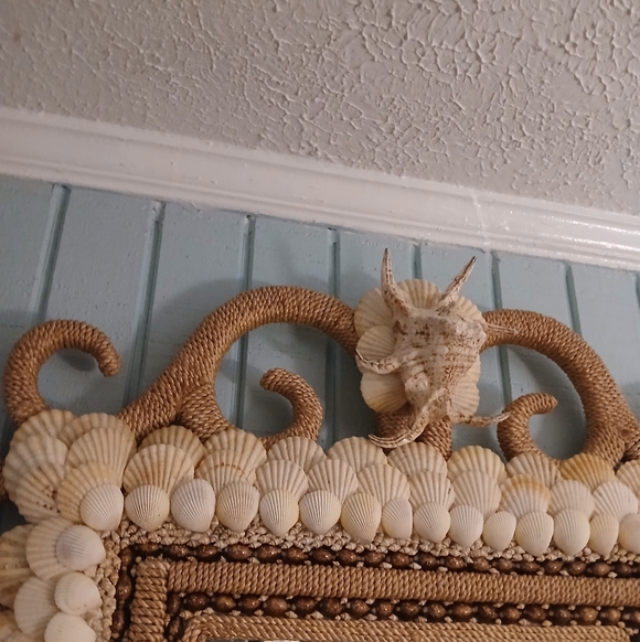 Coastal Shell & Rope Wall Mirror - White and Tan - Picture 2 of 4